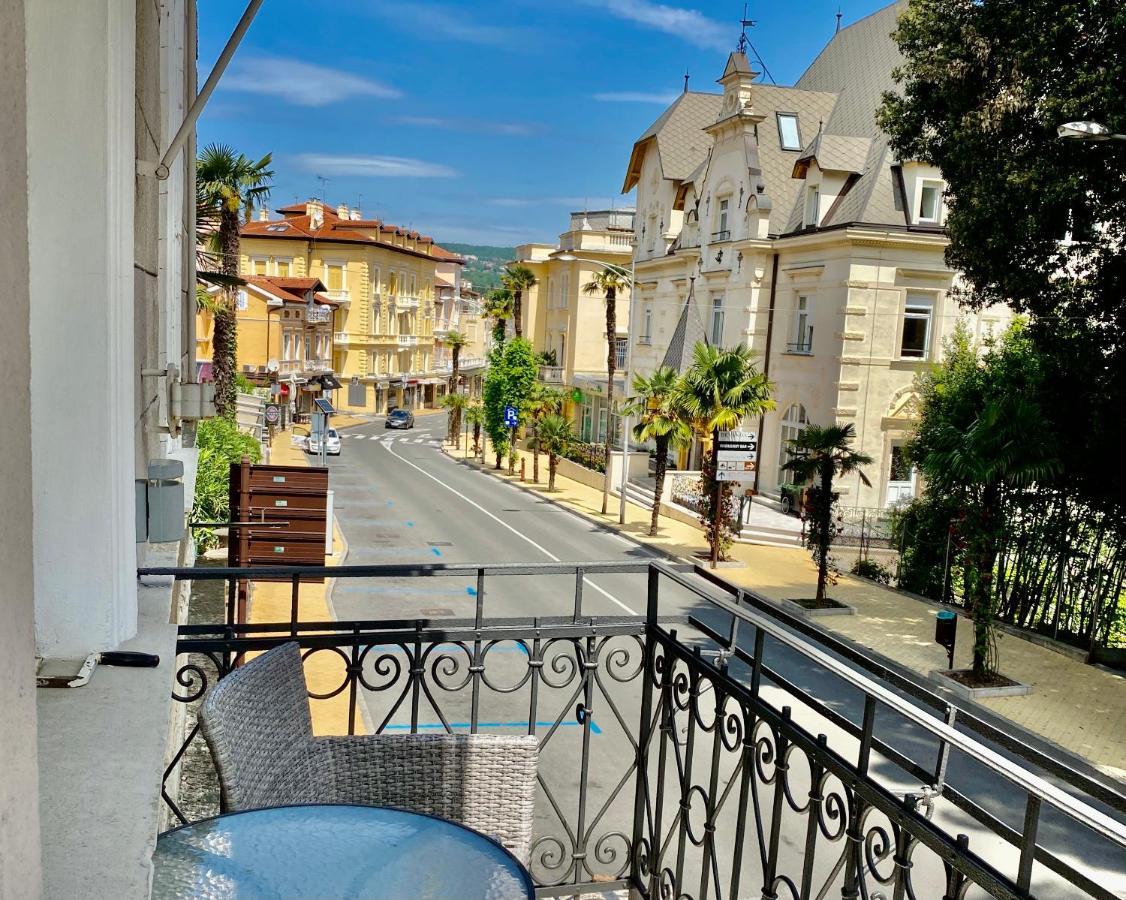 Villa Sokol Apartments Opatija Center Extérieur photo