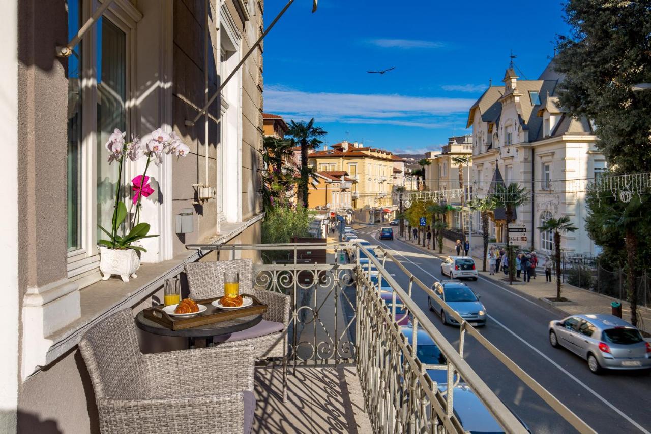 Villa Sokol Apartments Opatija Center Extérieur photo